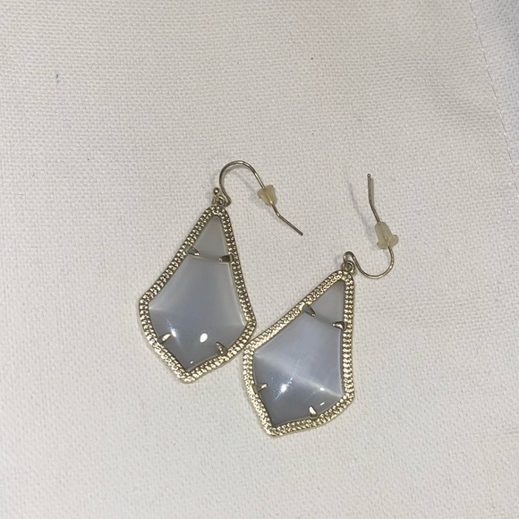 Kendra Scott Earrings - Picture 1 of 1